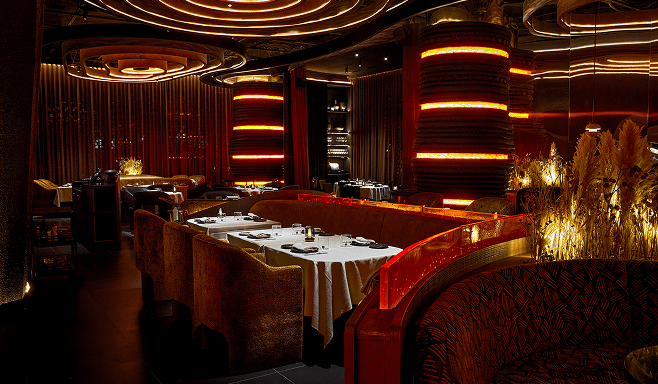 LNBCN group dining 3